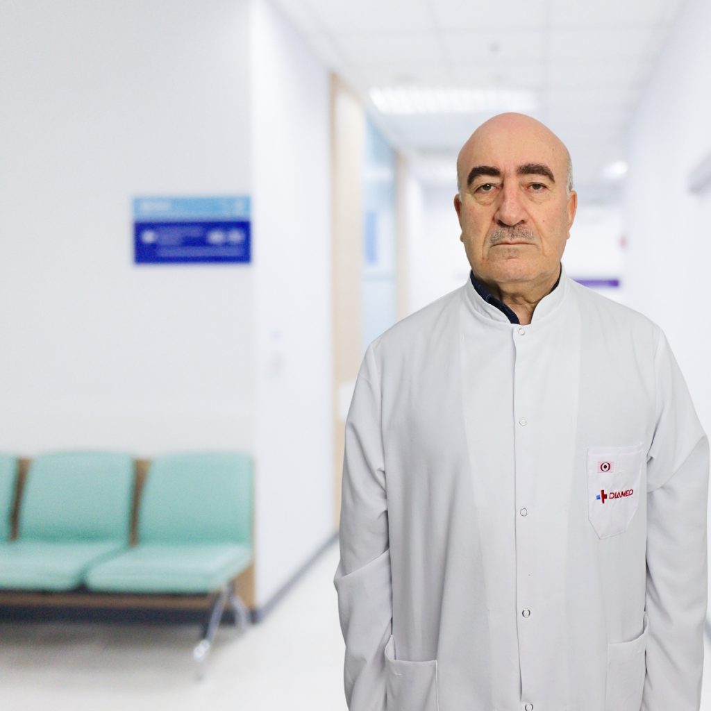 <b>Dr. Nurəddin Məhərrəmov</b> <br> Pediatr